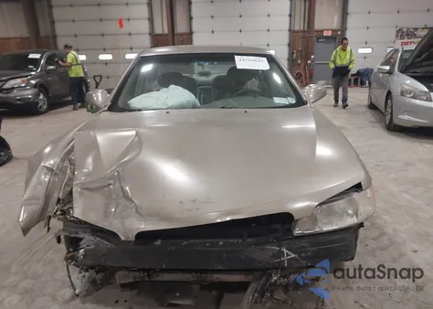 2000 Nissan Altima Gle/Gxe/Se/Xe z USA, uszkodzony, nr VIN 1N4DL01D3YC193898